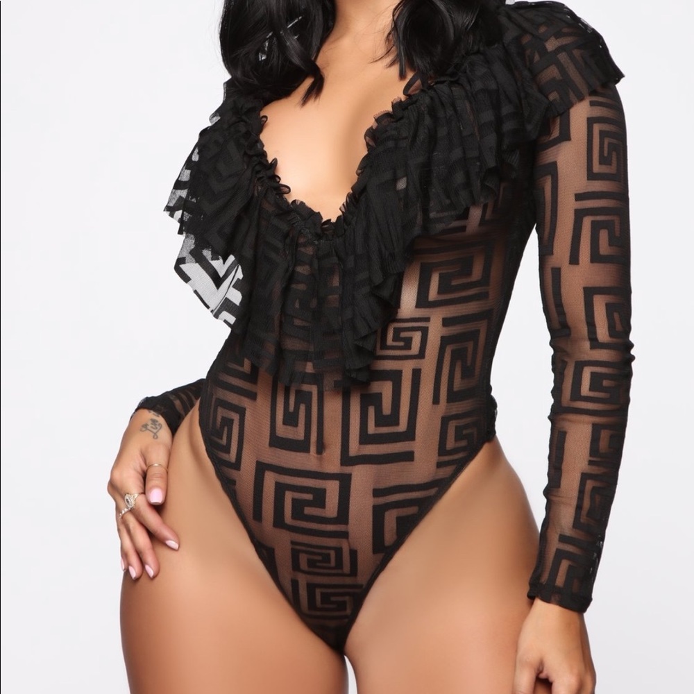 Fashion Nova : On top of it bodysuit